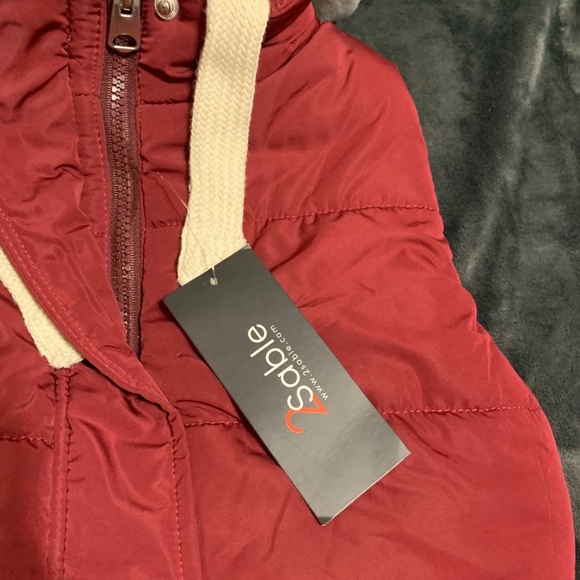 Red vest - Picture 3 of 3